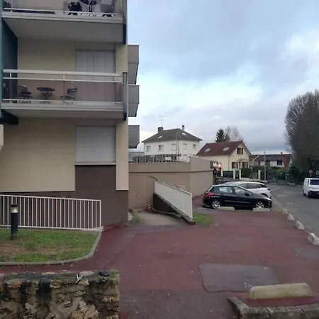Entier Confort Apartment Saint-Cyr-l'Ecole